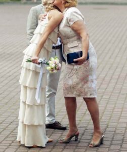 örömanya ruha színe