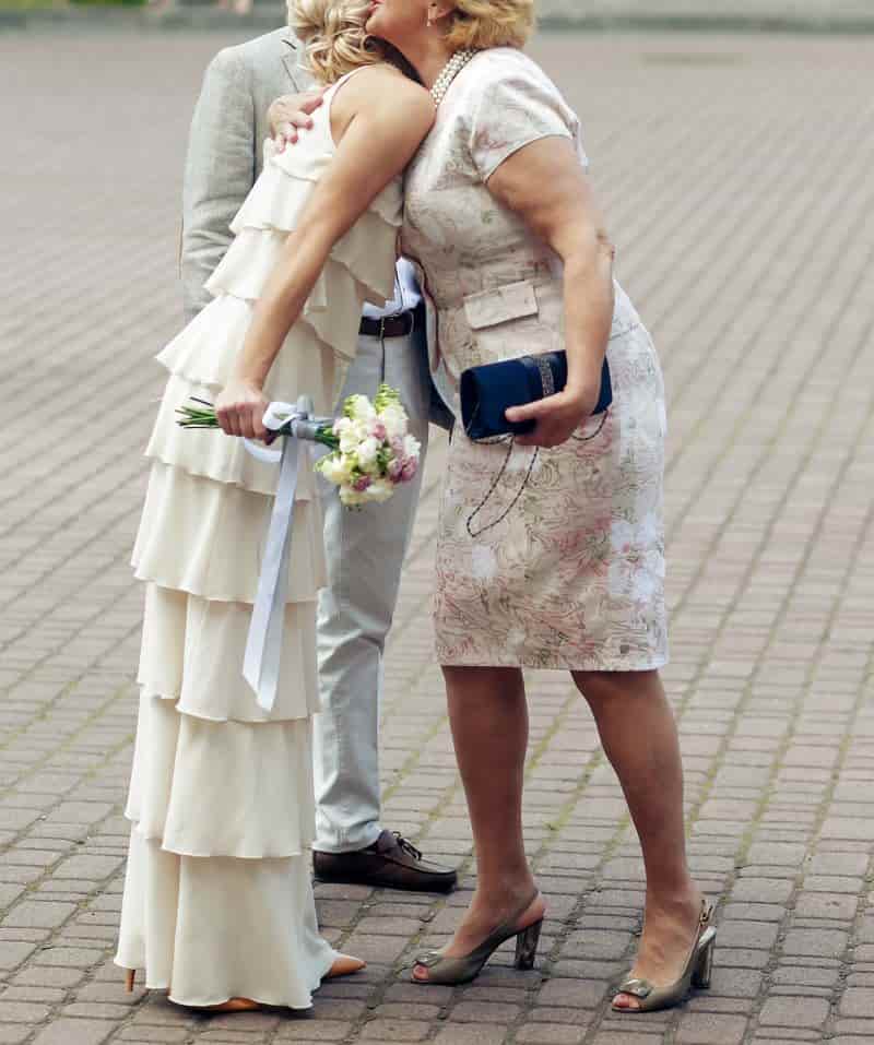 örömanya ruha színe